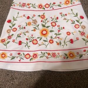 Embroidered Floral White Women's Skirt - Red & Yellow Flower Detail Forever 21